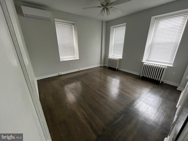 357 Lyceum Ave in Philadelphia, PA - Foto de edificio - Building Photo