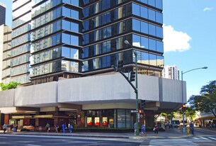 1088 Bishop St in Honolulu, HI - Building Photo