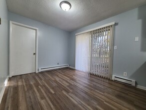 2206 Welch Dr in Stevensville, MI - Building Photo - Building Photo