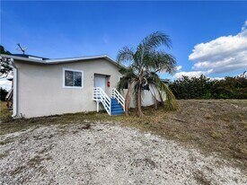 849 Theodore Vail St E in Lehigh Acres, FL - Building Photo