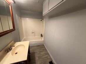 56 Bismark St in Danville, IL - Building Photo - Building Photo