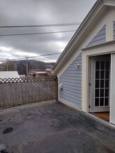 560 Washington St, Unit Apartment #2 in Hudson, NY - Building Photo - Building Photo