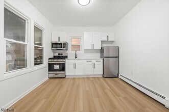 114 Putnam St in Paterson, NJ - Building Photo - Building Photo