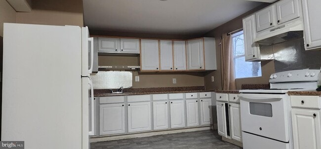 14820 Darbydale Ave in Woodbridge, VA - Building Photo - Building Photo