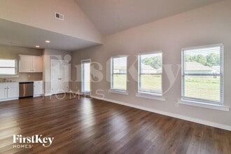 135 Avalon Wy in Clanton, AL - Building Photo - Building Photo