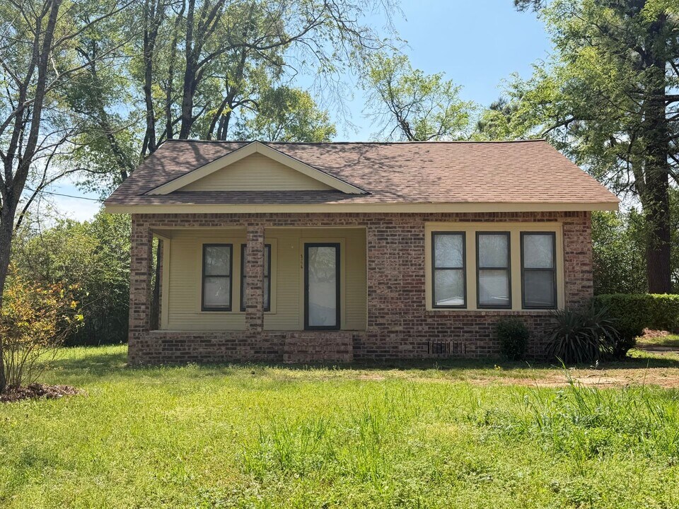 126 Wortham Dr in Nacogdoches, TX - Building Photo