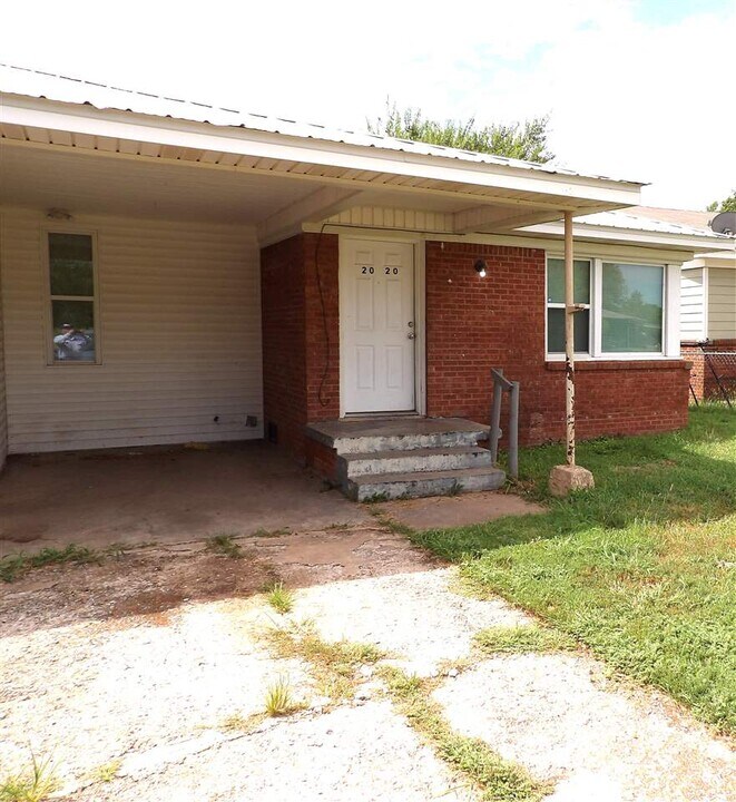 2020 NW 24th St in Lawton, OK - Building Photo