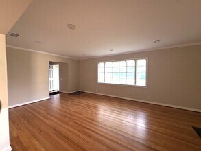 7525 Wentwood Dr in Dallas, TX - Building Photo - Building Photo