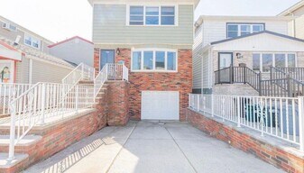 108 Evergreen St in Bayonne, NJ - Building Photo