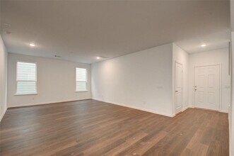 10123 Clearwick St in Houston, TX - Building Photo - Building Photo