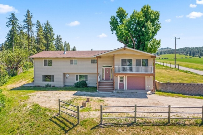 property at 2829 Cottonwood Creek Rd