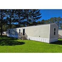 1110 Victoria St in Dillon, SC - Building Photo