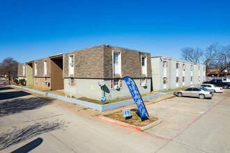 Paradise Apartments RG LLC in Fort Worth, TX - Foto de edificio - Building Photo