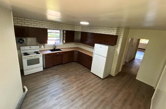 404 Maple St in Sault Ste. Marie, MI - Building Photo - Building Photo