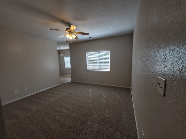 538 NW Fieldcrest Dr in Lee's Summit, MO - Building Photo - Building Photo