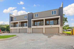 The Luxury Flats on Razorback in Fayetteville, AR - Building Photo