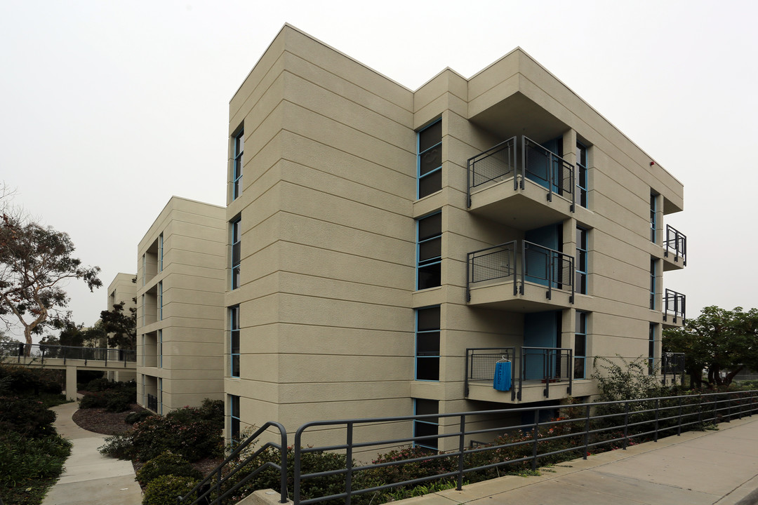 301 Pangea Dr in La Jolla, CA - Building Photo