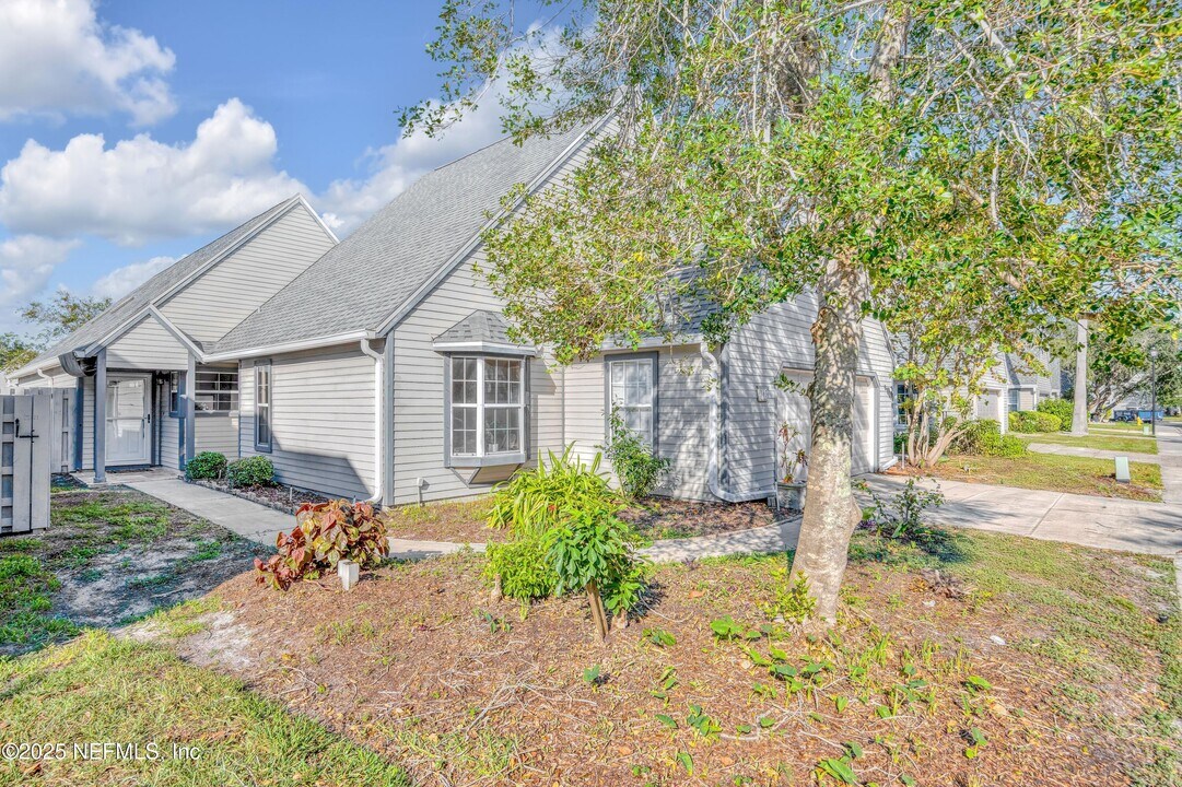 365 Village Dr in St. Augustine, FL - Building Photo