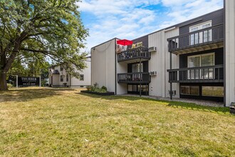 Thurber Apartments in Syracuse, NY - Building Photo - Building Photo