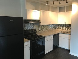 La Casita in Austin, TX - Building Photo