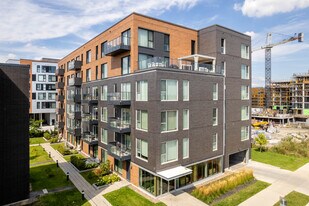 Henri-bourassa Blvd W Apartments