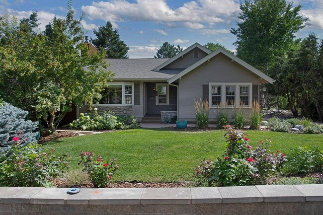 property at 916 Poly Dr