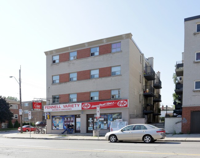 672 Fennell Ave E in Hamilton, ON - Building Photo - Building Photo