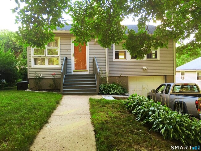 25 Rena Pl in Fairfield, CT - Building Photo - Building Photo