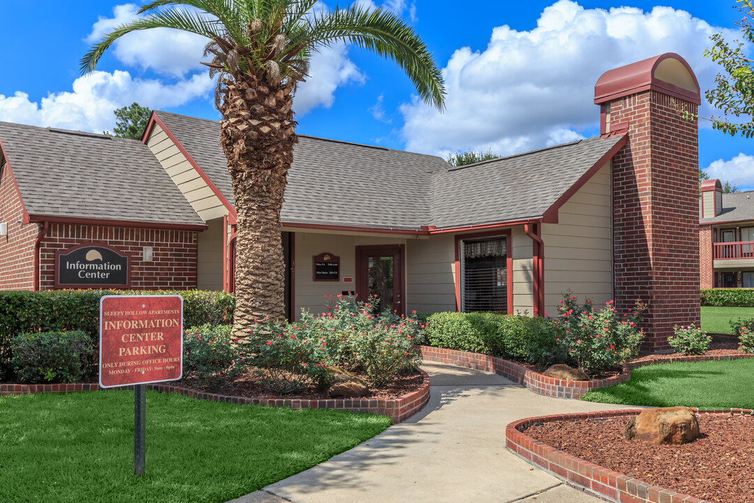 Sleepy Hollow Apartments in Cleveland, TX - Foto de edificio