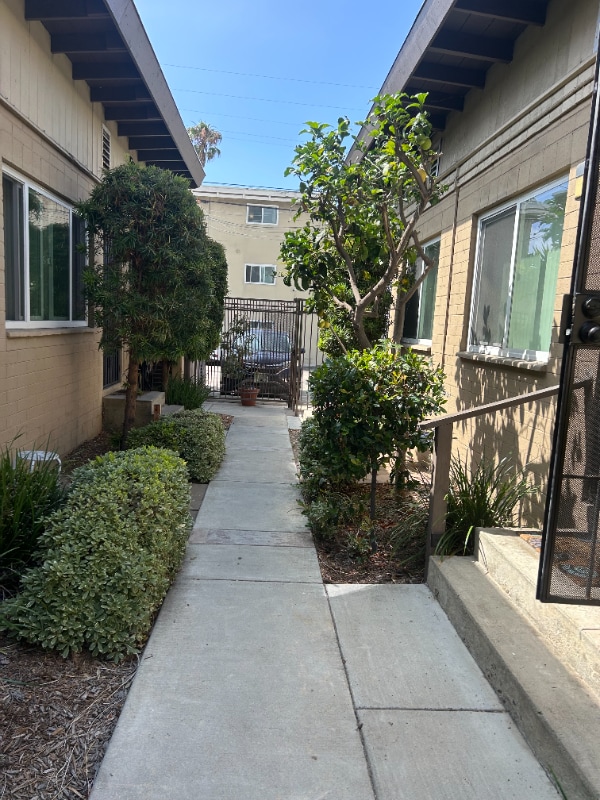 931 Grand Ave, Unit Unit E in San Diego, CA - Building Photo - Building Photo