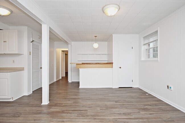 2423 Sunset Rd in Charlottesville, VA - Building Photo - Building Photo