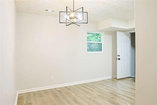 4411 Flakes Mill Rd in Ellenwood, GA - Building Photo - Building Photo