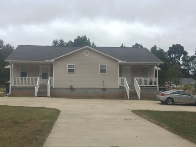 1894 Dooley Town Rd in Statham, GA - Building Photo