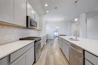 7708 Donnelley Dr in Austin, TX - Building Photo - Building Photo