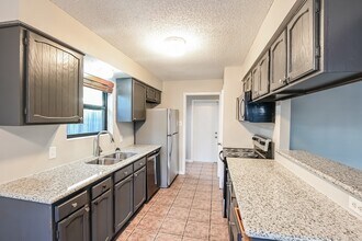 6019 Coachgate Dr in Spring, TX - Building Photo - Building Photo