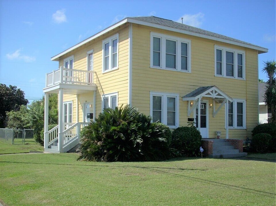 4101 Avenue S 1/2 in Galveston, TX - Building Photo