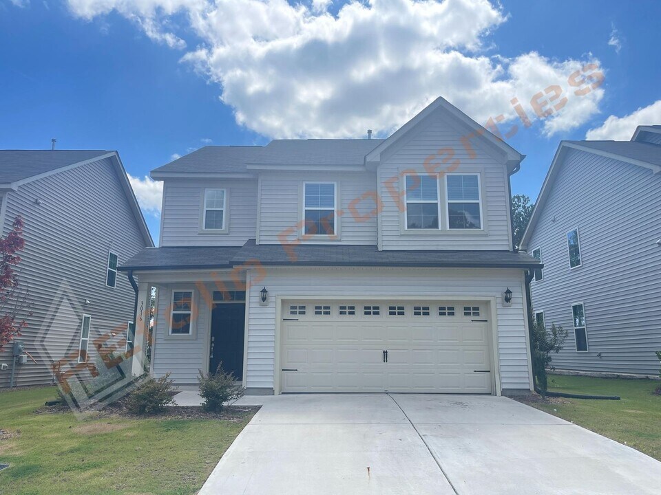 3016 Ginger Hl Ln in Durham, NC - Foto de edificio