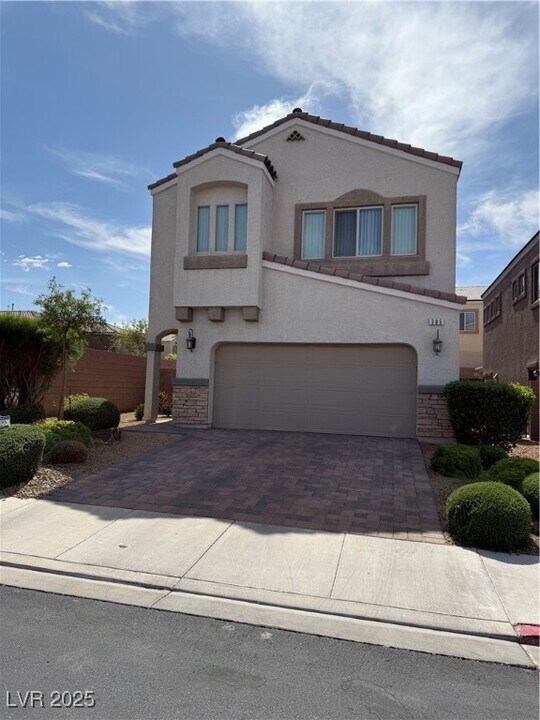385 Layla Bay St in Henderson, NV - Building Photo