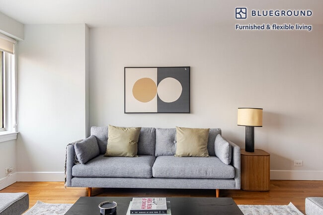 360 E 65th St in New York, NY - Foto de edificio - Building Photo