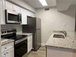 5305 Summerlin Rd-Unit -509 in Ft. Myers, FL - Building Photo - Building Photo
