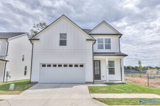 500 Ovl Ave NW in Madison, AL - Building Photo - Building Photo