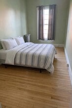 76 Main St, Unit Charming 2-Bedroom in Waterville, ME - Building Photo - Building Photo