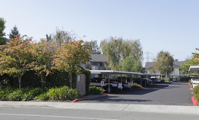 Canyon Manor in American Canyon, CA - Foto de edificio - Building Photo