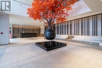 4015 The Exchange in Mississauga, ON - Building Photo - Building Photo