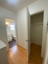 5932 Melrose Ave in Los Angeles, CA - Foto de edificio - Building Photo