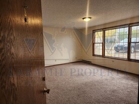 1725 Fetterman Dr in Laramie, WY - Building Photo