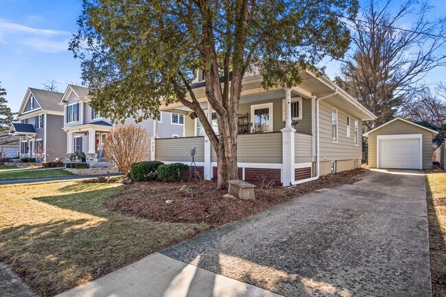 725 Cutler St in St. Charles, IL - Building Photo - Building Photo