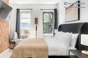 501 1/2 E 83rd St in New York, NY - Building Photo