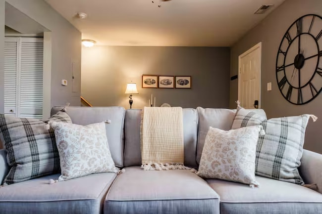 property at 3518 E Richmond Rd