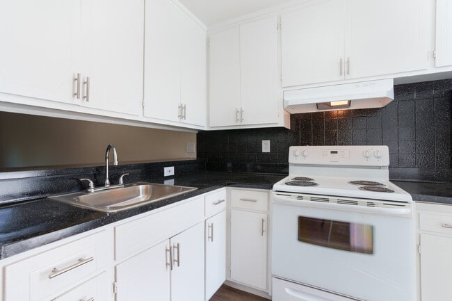Fremont Pines Apartments in Fremont, CA - Foto de edificio - Interior Photo